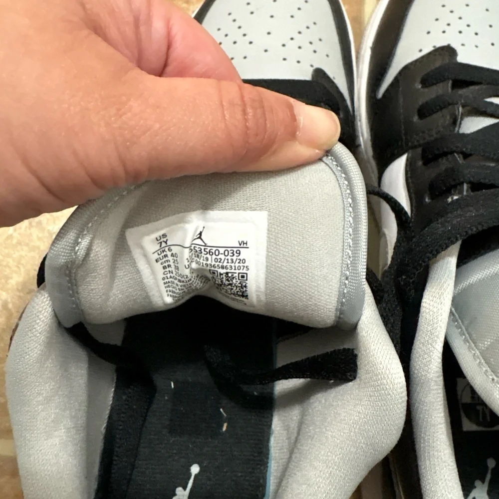 Nike AIR JORDAN 1 LOW GS Shoes Smoke Grey Size 7Y 553560-039